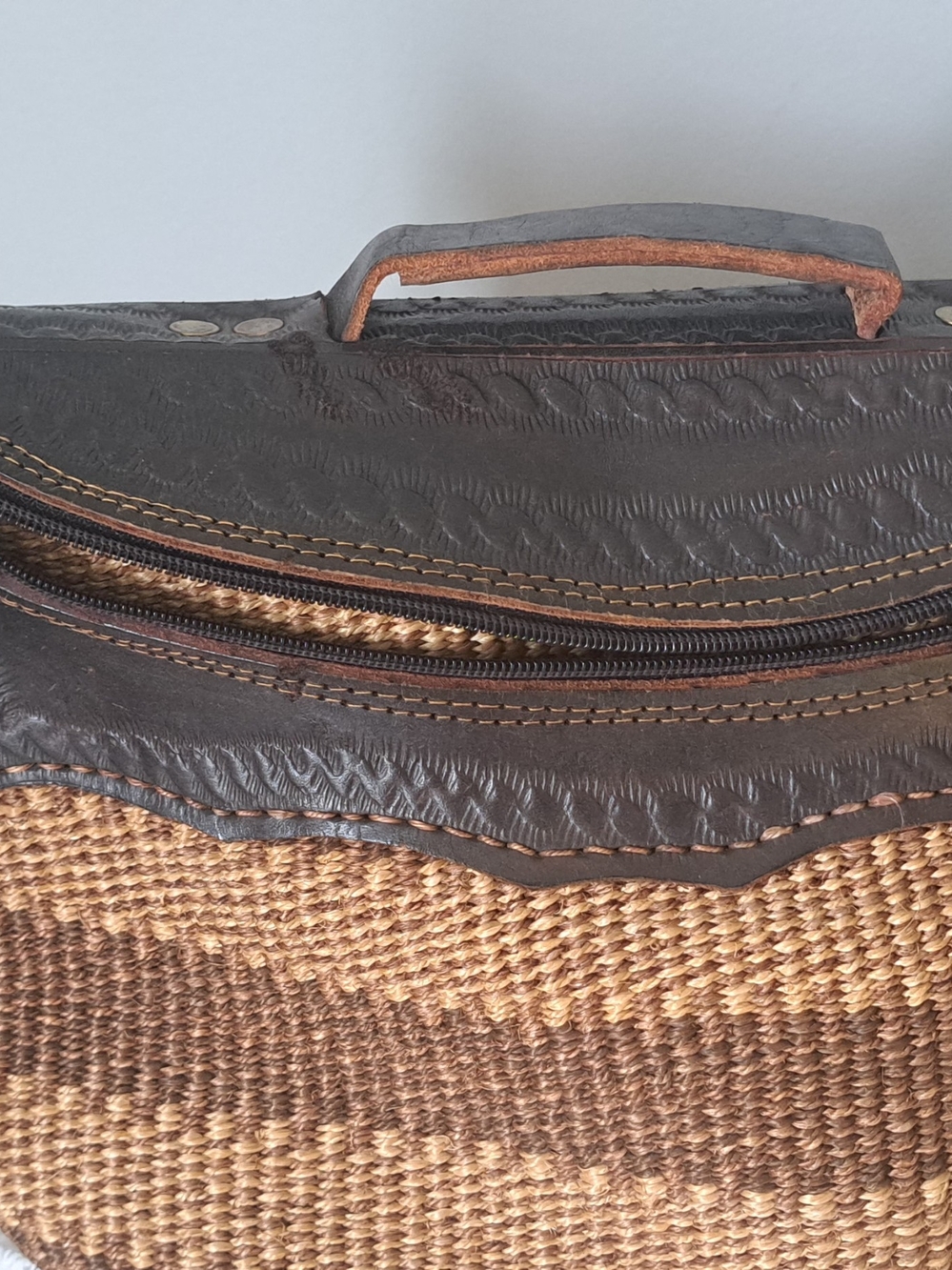 VTG Sisal leather crossbody bucket bag hand tooled Handbag rustic Bohemian Artsy - Picture 8 of 16